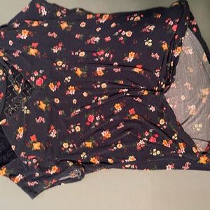 Flower top with knot